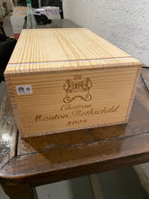 Cargar imagen en el visor de la galería, Chateau Mouton-Rothschild Pauillac 1er Cru Classé Red Bordeaux 2009 CBO 12x75cl